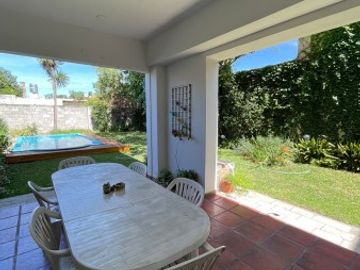 Casa 6 ambientes - San Nicolas 1339 - Castelar Norte