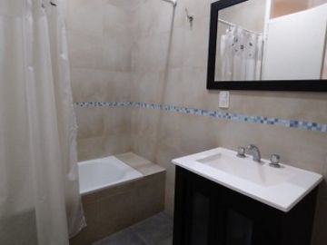 Casa 6 ambientes - San Nicolas 1339 - Castelar Norte