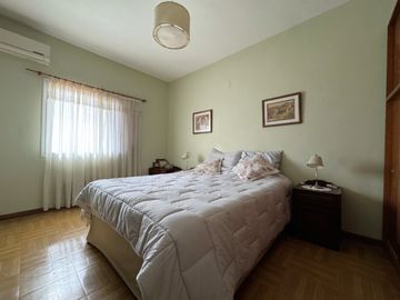 Casa 6 ambientes - San Nicolas 1339 - Castelar Norte