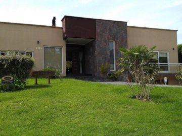 Magnifica casa en Pinamar a 300 mts de la playa - Tres carabelas 400