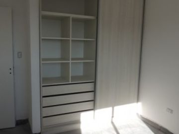 VENTA - DEPARTAMENTO 2 AMBIENTES C/COCHERA - ZONA CENTRICA