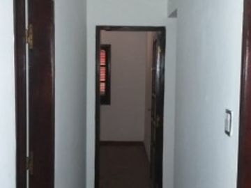 SE VENDE CASA. CALLE 12 E/ 123 Y 125 - BÂ° MITRE.