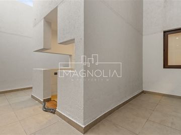 Departamento en Venta en LUJOSO DÚPLEX CON JARDÍN DEPARTAMENTO EN ALTO LOS DOMINICOS