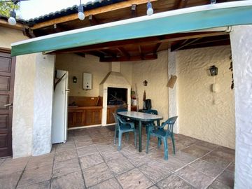 Navarro 1600 â¼ï¸ Chalet 4 ambientes! Acepta Permuta