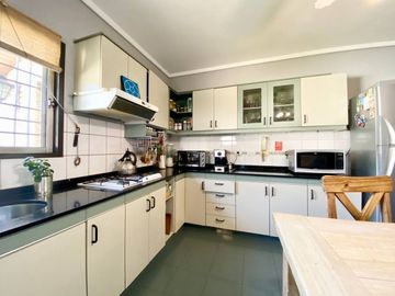 Navarro 1600 â¼ï¸ Chalet 4 ambientes! Acepta Permuta