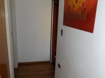 CHALET DE 4 AMBIENTES DESARROLLADO EN 2 PLANTAS. EXCELENTE ESTADO.
