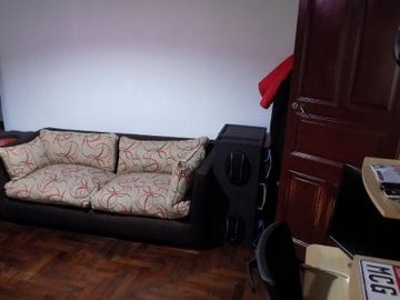 CHALET DE 4 AMBIENTES DESARROLLADO EN 2 PLANTAS. EXCELENTE ESTADO.