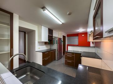 Departamento en Exclusivo Condominio Familiar en El Polo