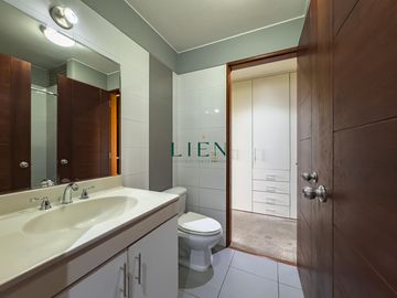 Departamento en Exclusivo Condominio Familiar en El Polo
