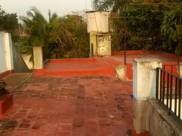 Venta dos terrenos 630m aproximadamente con propiedad a refaccionar mas Casa y terreno lindero