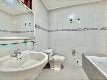 Se vende gran casa Mall Los Dominicos