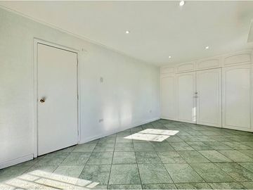 Se vende gran casa Mall Los Dominicos