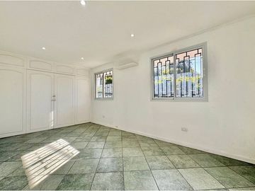 Se vende gran casa Mall Los Dominicos