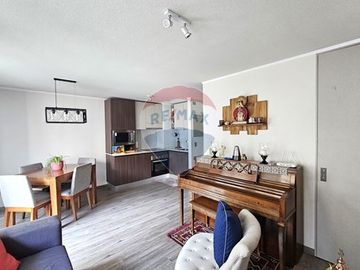 Moderno Departamento en 2do Piso - Ñuñoa
