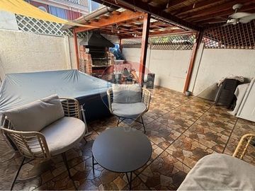 Espaciosa y Acogedora Casa en Excelente Ubicación