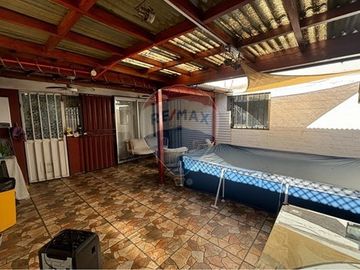 Espaciosa y Acogedora Casa en Excelente Ubicación