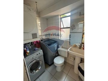 Espaciosa y Acogedora Casa en Excelente Ubicación