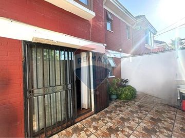 Espaciosa y Acogedora Casa en Excelente Ubicación