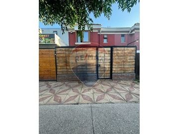Espaciosa y Acogedora Casa en Excelente Ubicación