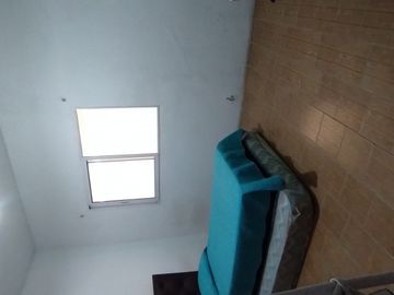 SE VENDE AMPLIA CASA DE 4 DORMITORIOS EN ESQUINA CON SALON, GARAGE