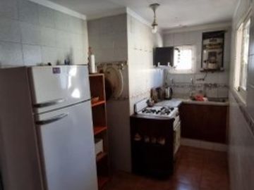 DEPARTAMENTO EN VENTA A UNA CUADRA DE LA PLAYA, AV ENTRE 139 Y 140 -VILLA GESELL-