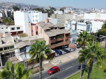 EXCLUSIVO DÚPLEX EN SANTIAGO DE SURCO – LUJO, ESPACIO Y UBICACIÓN PRIVILEGIADA