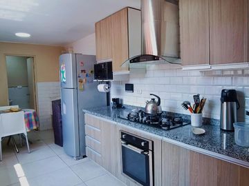 EXCLUSIVO DÚPLEX EN SANTIAGO DE SURCO – LUJO, ESPACIO Y UBICACIÓN PRIVILEGIADA