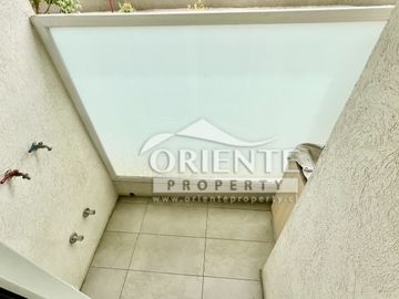 PLAZA EGAÑA, 2D | 2B | PRIMER PISO, SEMI NUEVO