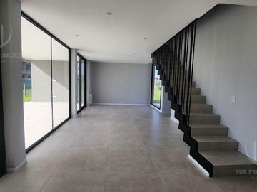 Casa en  Canning Chico