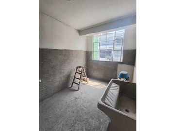 Comas Vendo Casa en Esquina Frente a Parque