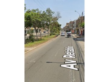 Comas Vendo Casa en Esquina Frente a Parque