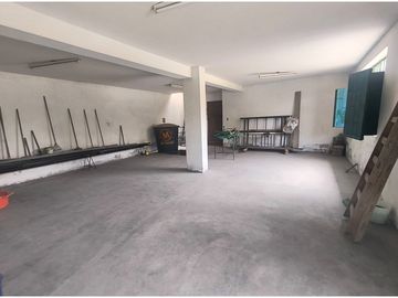 Comas Vendo Casa en Esquina Frente a Parque