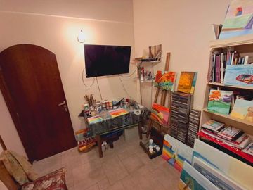 Casa con cochera jardin y pileta en Colegiales