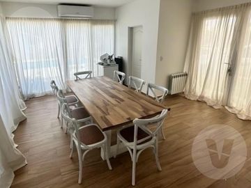 Casa en venta - Barrio Los Talas, Canning