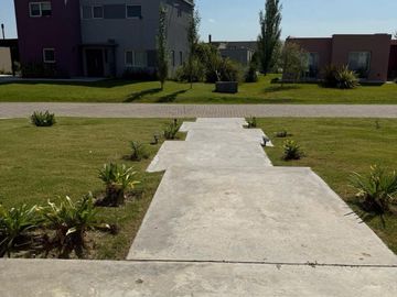 Casa en venta - Barrio Los Talas, Canning