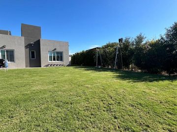 Casa en venta - Barrio Los Talas, Canning