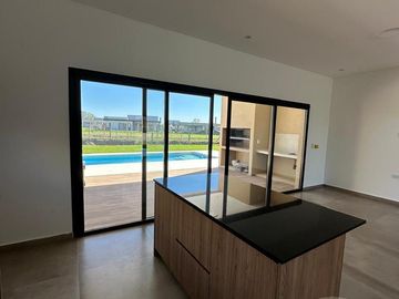 Casa en venta - Barrio San Felipe, Canning