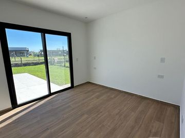 Casa en venta - Barrio San Felipe, Canning