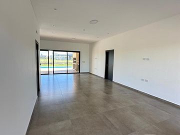 Casa en venta - Barrio San Felipe, Canning