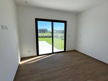Casa en venta - Barrio San Felipe, Canning