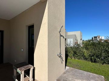 Casa en venta - Barrio San Felipe, Canning