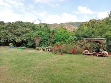CASA CAMPESTRE HOTEL EN VENTA, MULALO, YUMBO, VALLE DEL CAUCA