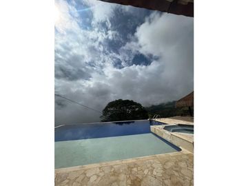 SE VENDE CASA FINCA EN EL SUROESTE ANTIOQUEÑO