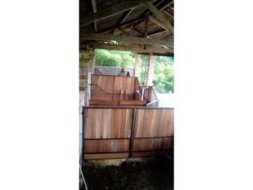 SE VENDE CASA FINCA EN EL SUROESTE ANTIOQUEÑO