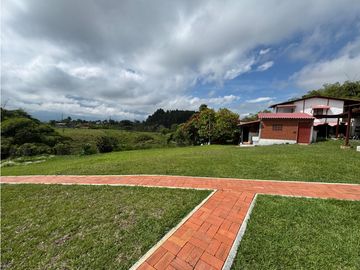EN VENTA CASA CAMPESTRE UBICADA EN CIRCASIA QUINDIO