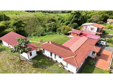 EN VENTA CASA CAMPESTRE UBICADA EN CIRCASIA QUINDIO