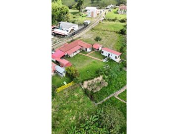 EN VENTA CASA CAMPESTRE UBICADA EN CIRCASIA QUINDIO