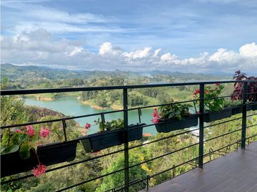 Venta de Finca/Hostal en el Peñol, con súper vista a la Represa