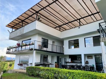 Venta de Finca/Hostal en el Peñol, con súper vista a la Represa