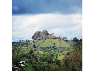 Venta de Finca/Hostal en el Peñol, con súper vista a la Represa